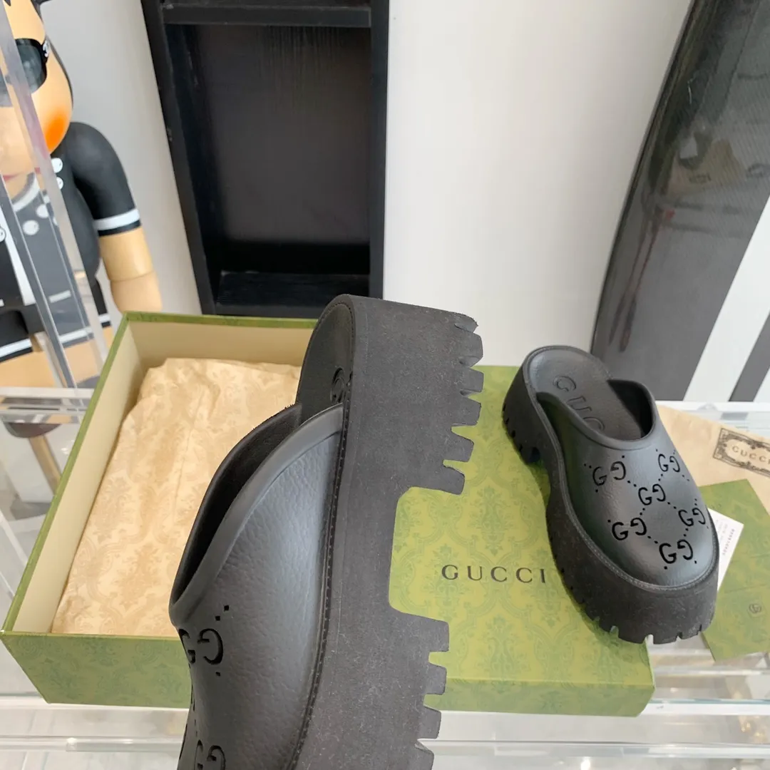 👟👟Ex-factory price 360👟👟 Women's shoes, women's clothing, Gucci spring and summer style, hole-in-the-wall slippers, versatile couple style, ugly and cute hollow holes shoes, all the details and materials are the same as what you buy at the counter. Size: 35-42
